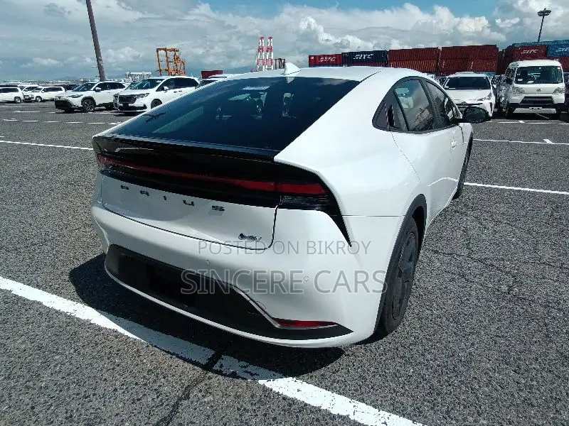 Toyota Prius 2023 Pearl