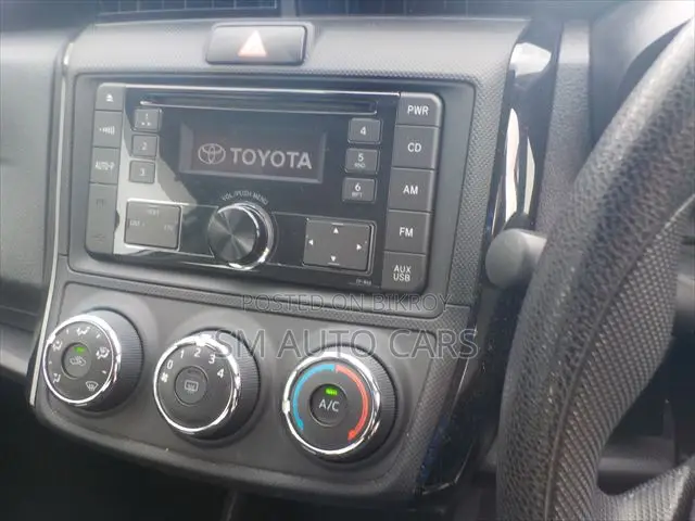 Toyota Axio 2021 Silver