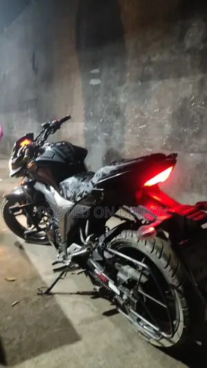 সুজুকি জিক্সার মনোটোন ২০২৩ ব্ল্যাক