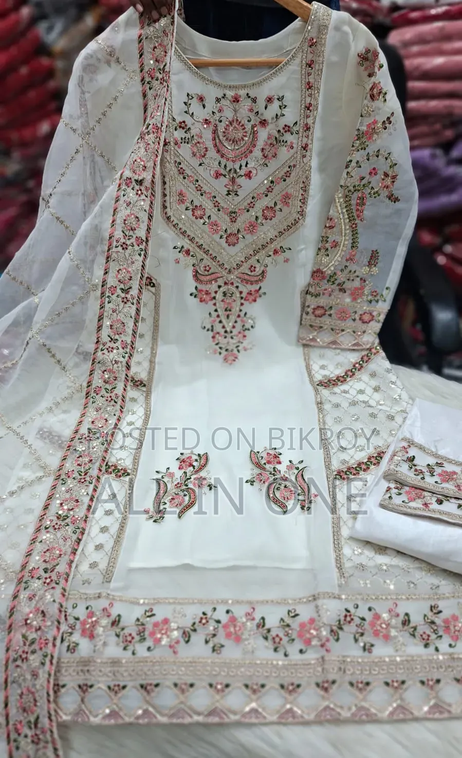 Sada Bahar Three Piece Pakistani Design Four Piece Sada Bahar Tissue