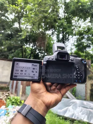 Canon Eos 750d + 50mm Prime Lens 1.8