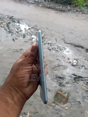 Vivo iQOO 10 128 GB White