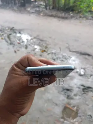 Vivo iQOO 10 128 GB White