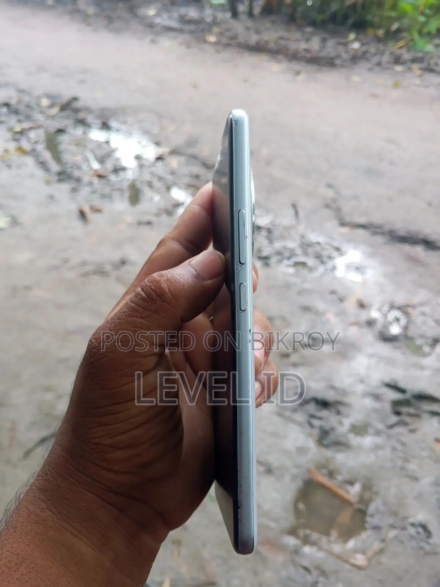 Vivo iQOO 10 128 GB White