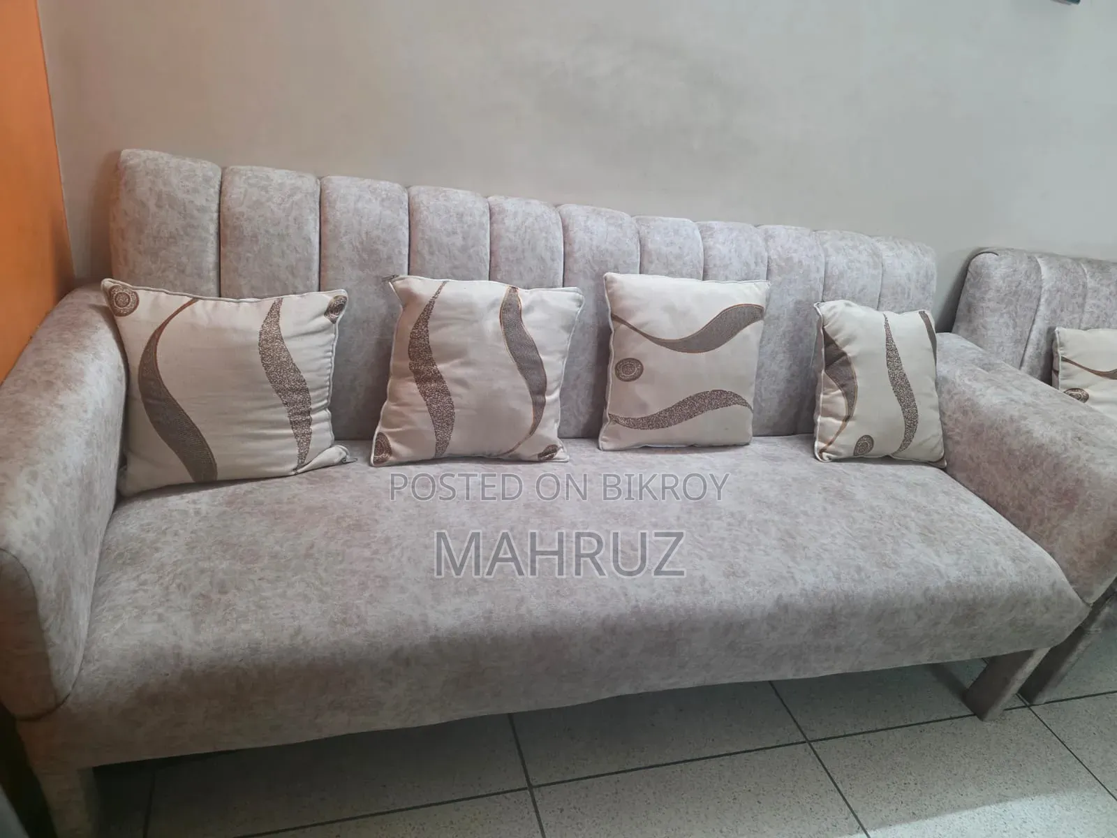 Sofa Set With Devaan