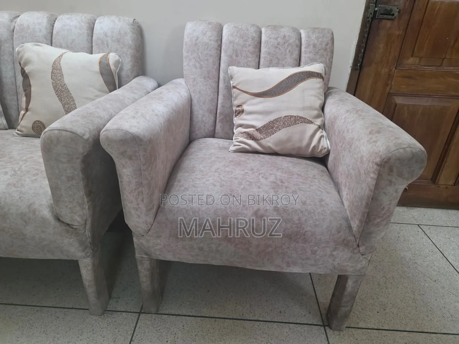 Sofa Set With Devaan