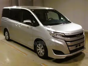টয়োটা নোয়াহ ২০২১ সিলভার