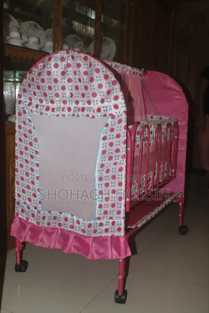 বাচ্চাদের দোলনা