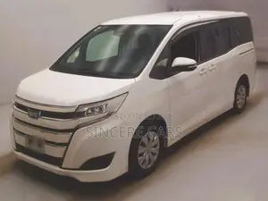 টয়োটা নোয়াহ ২০২১ পার্ল