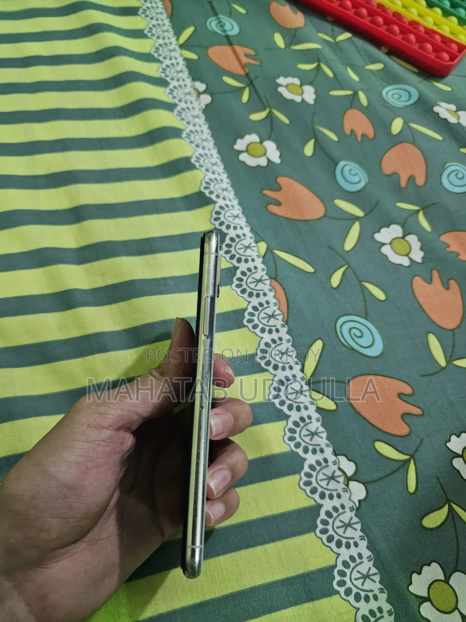 অ্যাপল আইফোন এক্স ২৫৬ জিবি সাদা