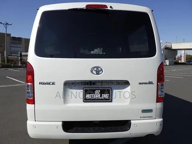 Toyota HiAce 2022