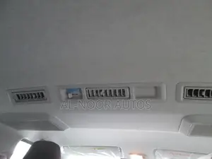 টয়োটা হাইএস ২০২১ হোয়াইট