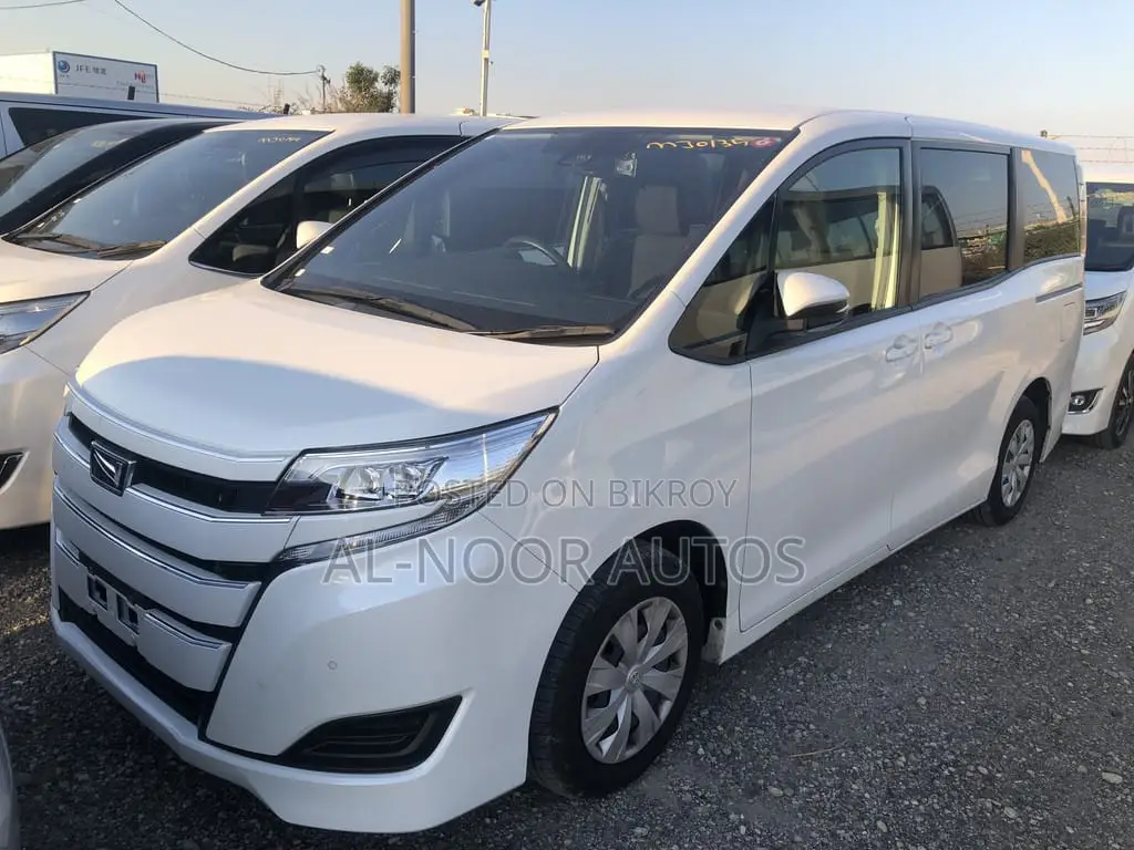 Toyota Noah 2021 Pearl