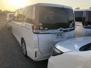 Toyota Noah 2021 Pearl