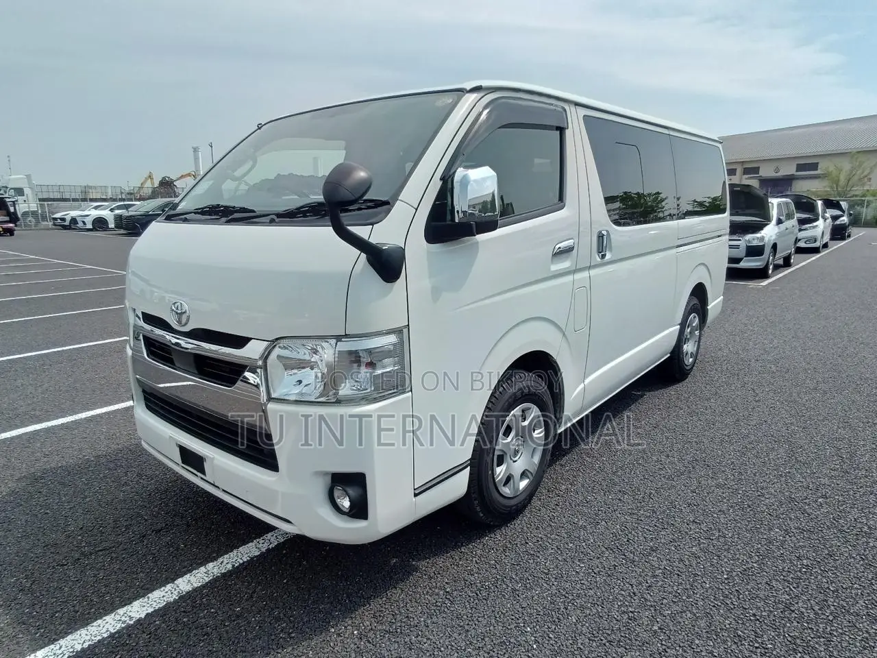 Toyota HiAce 2021 White