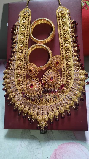Gold Polished Customized Antique Bridal Set. Worn only for 1 day