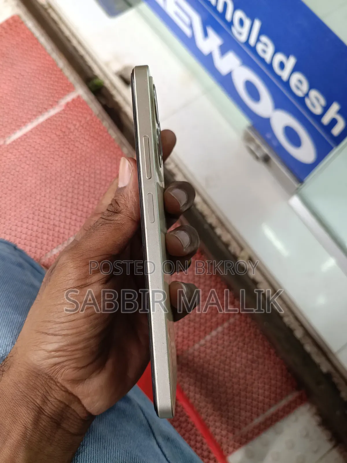 রিয়েলমি সি৬১ ১২৮ জিবি গোল্ড