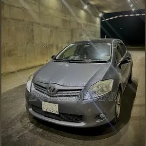 Toyota Auris 2011 Gray