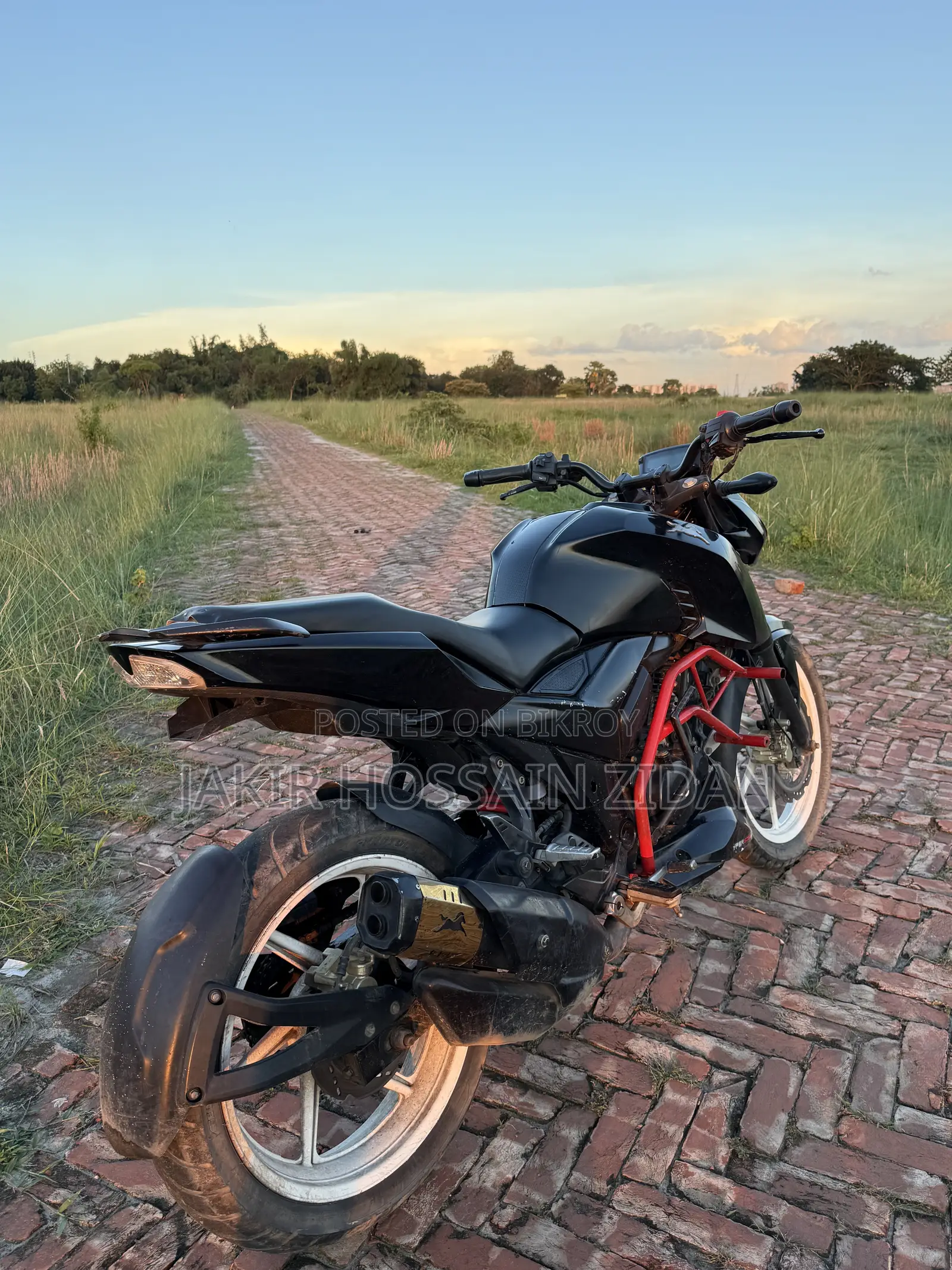 TVS Apache RTR 160 4V 2023 Black