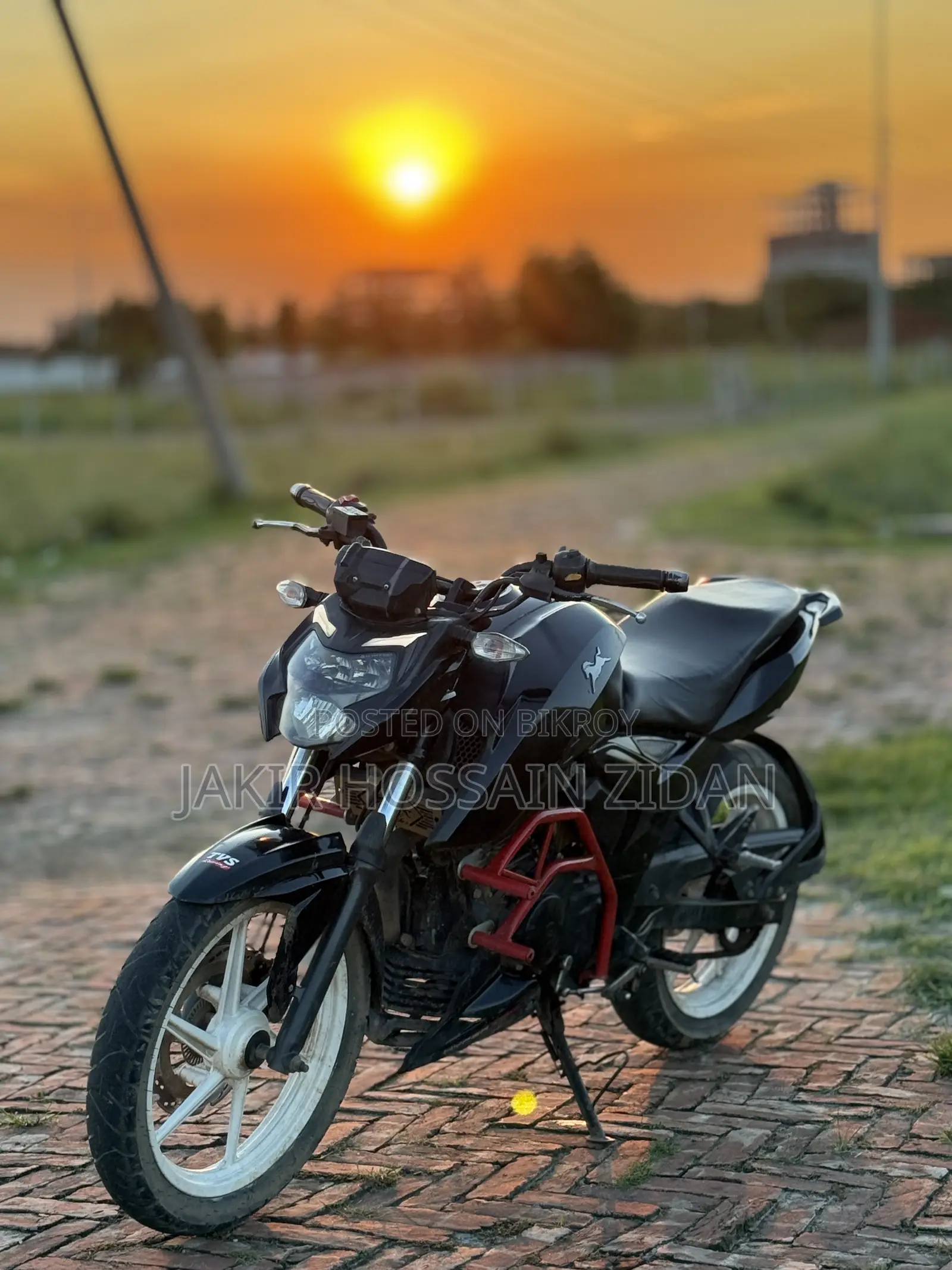TVS Apache RTR 160 4V 2023 Black