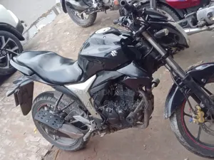 সুজুকি জিক্সার মনোটোন ২০১৭ কালো