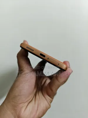 iQOO 128 GB Orange