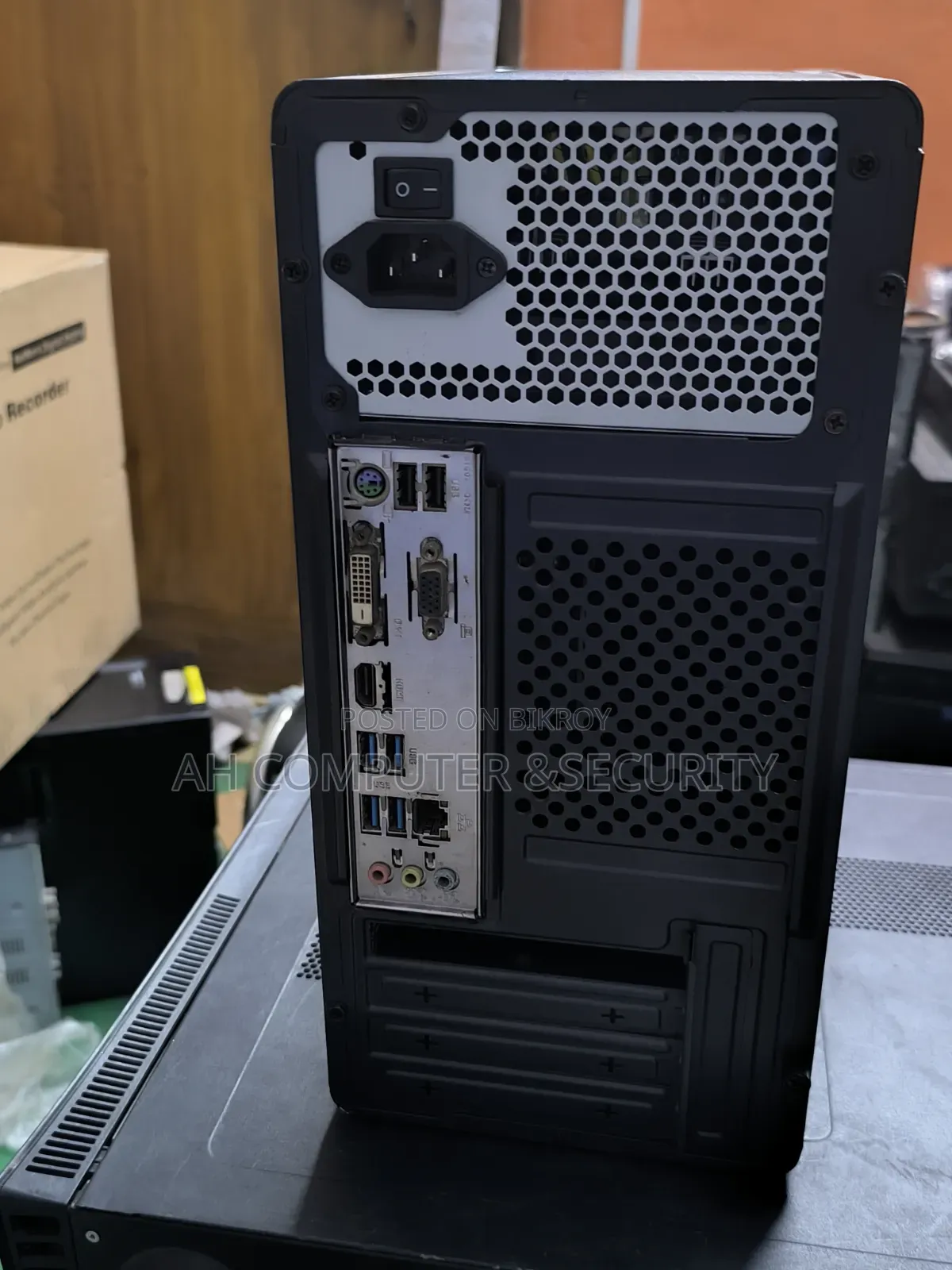 Desktop Computer Gigabyte GB-BSi7-6500 4GB Intel Core I5 SSD 128GB
