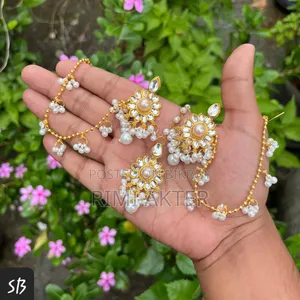 Earring set with chain