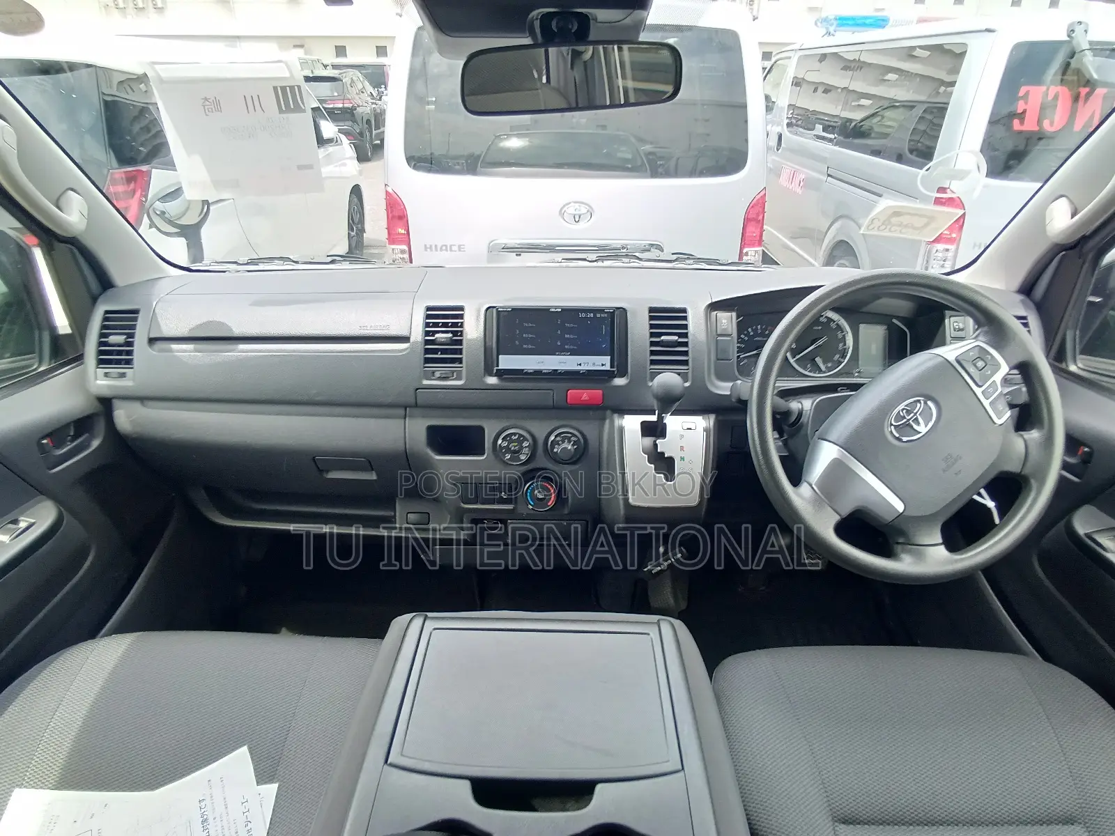 Toyota HiAce 2022 Silver