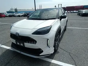 Toyota Yaris 2021 Pearl