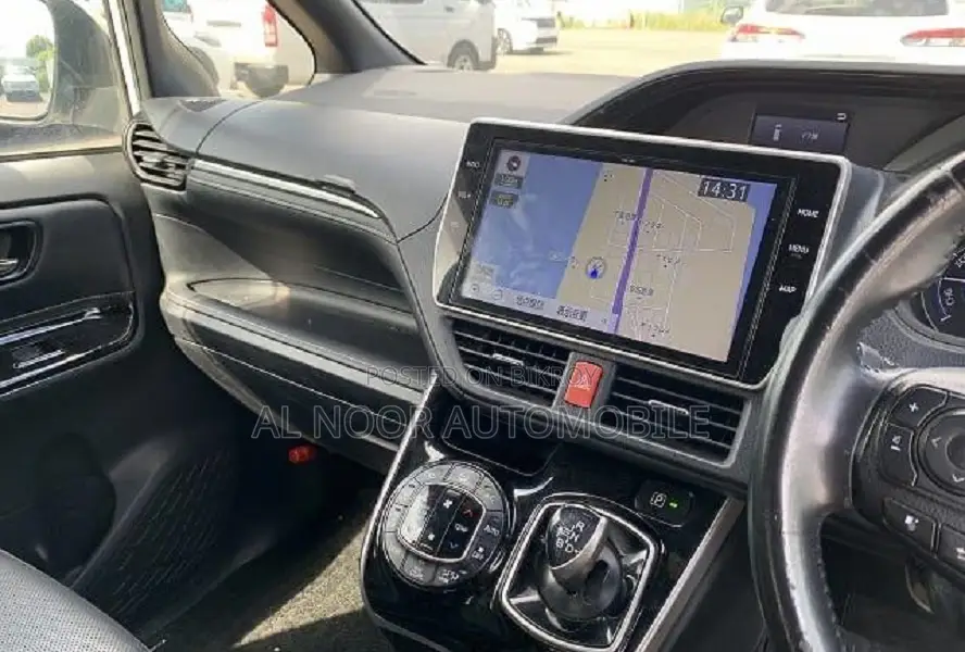 Toyota Esquire 2021 Pearl
