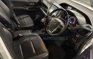 Toyota Esquire 2021 Pearl