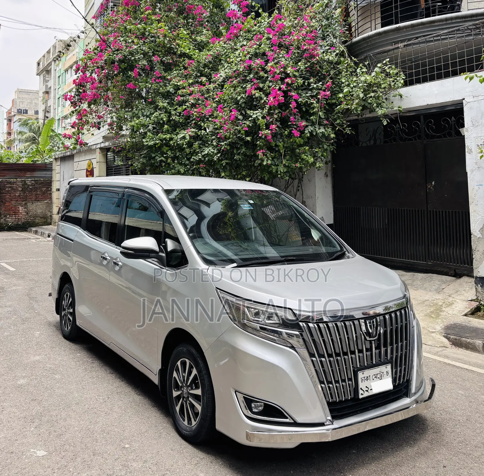 Toyota Esquire 2018 Silver