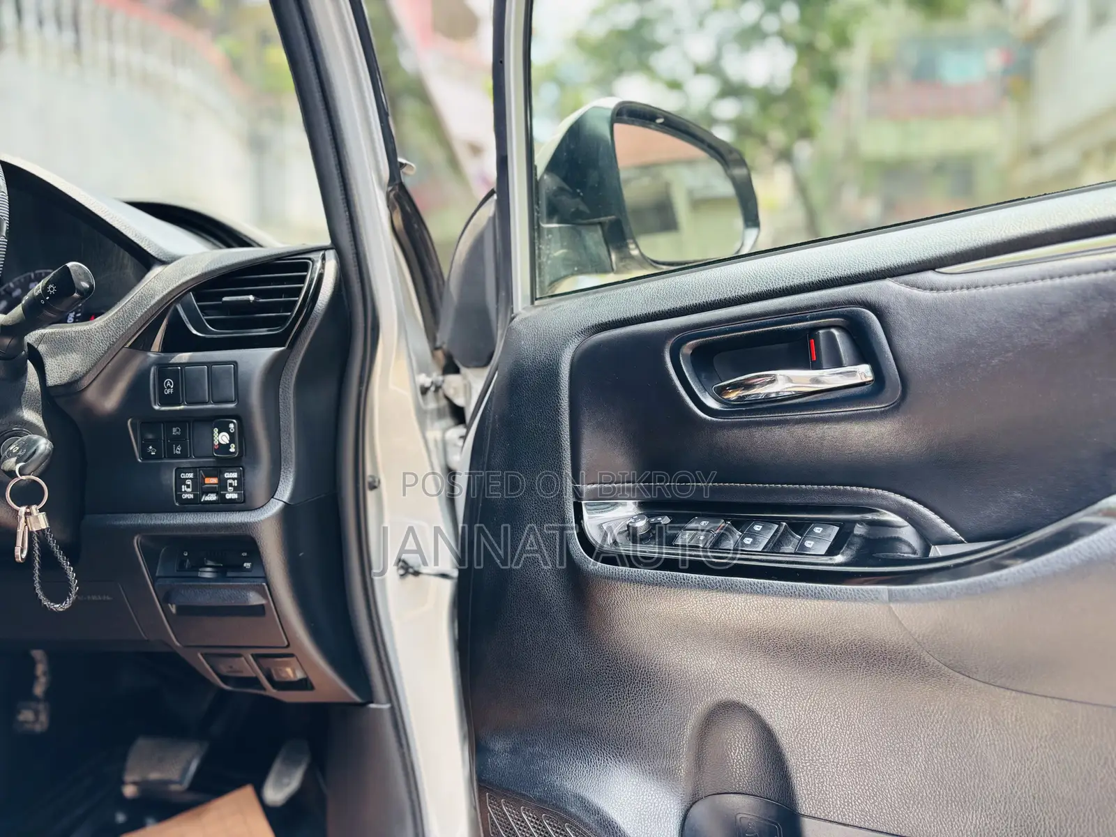 Toyota Esquire 2018 Silver