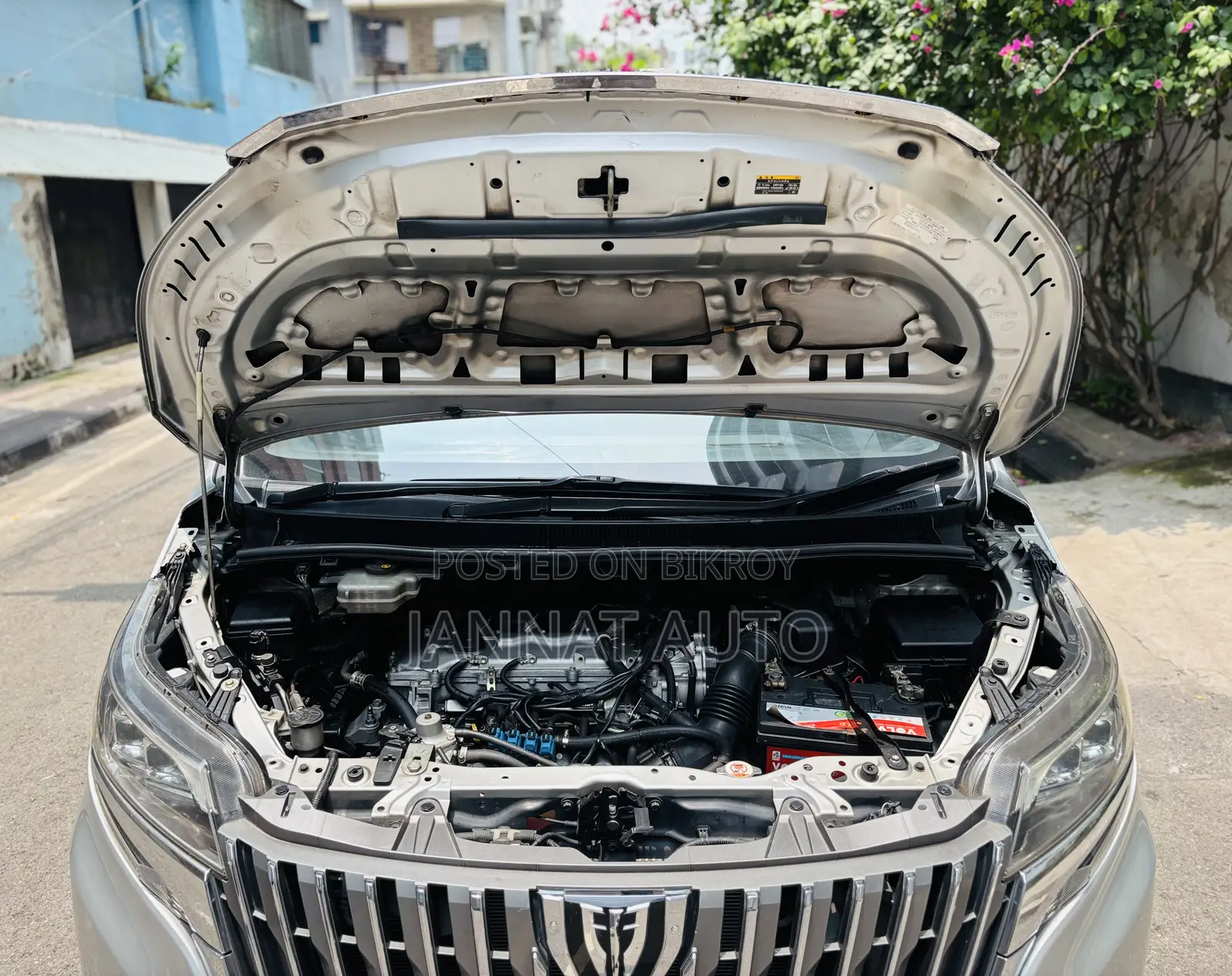 Toyota Esquire 2018 Silver