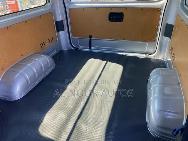 Toyota HiAce 2021 Silver