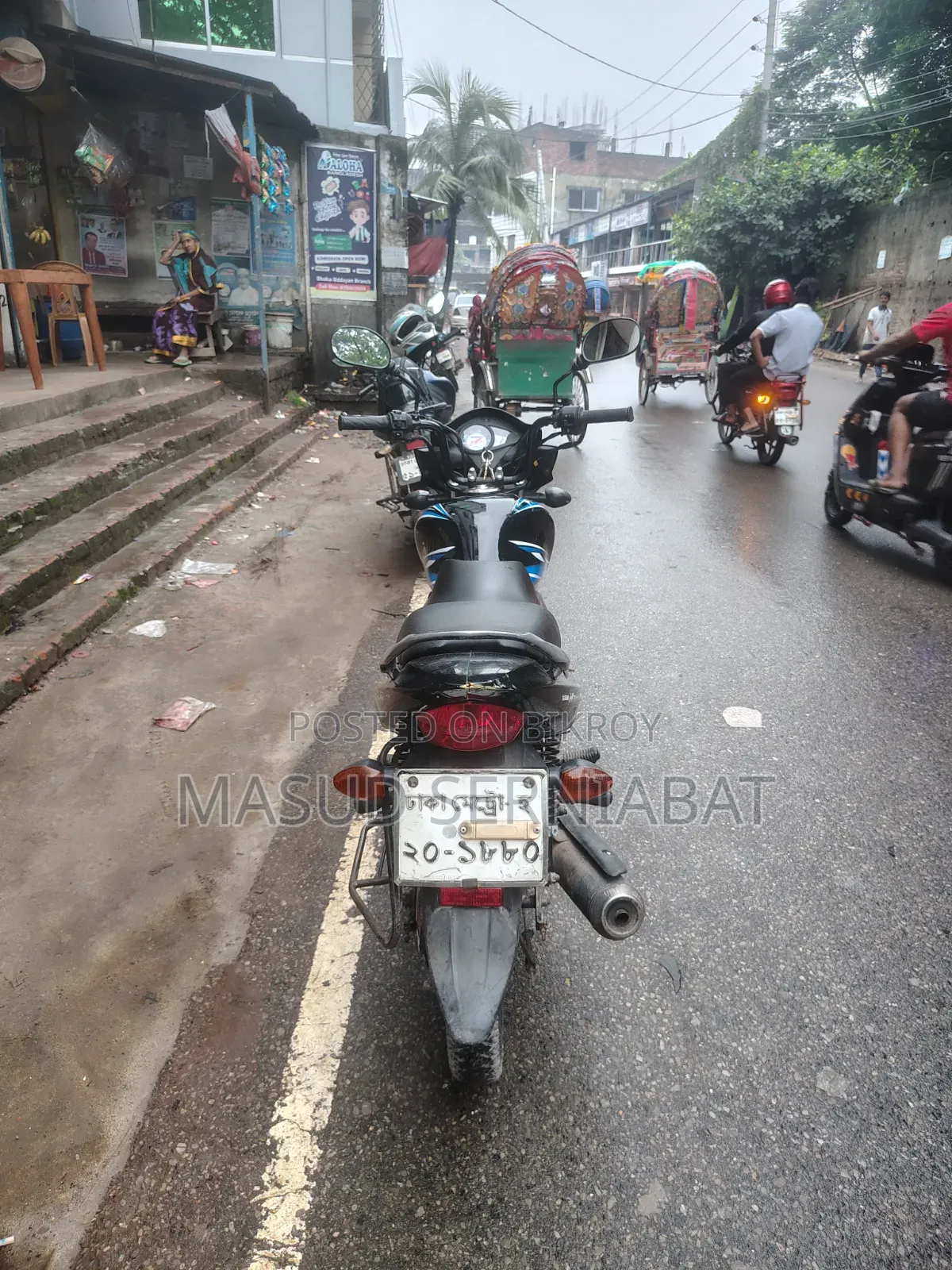 সুজুকি হায়াতে ২০১৫ কালো