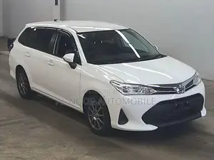 টয়োটা করোলা ফিল্ডার ২০২১ সাদা