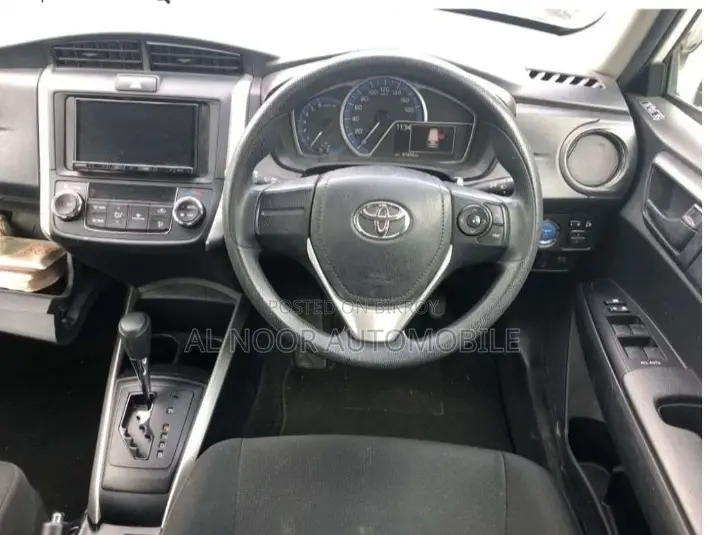 Toyota Corolla Fielder 2021 Pearl