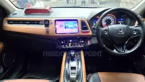 Honda Vezel 1.5 Hybrid 2WD 2014 Maroon