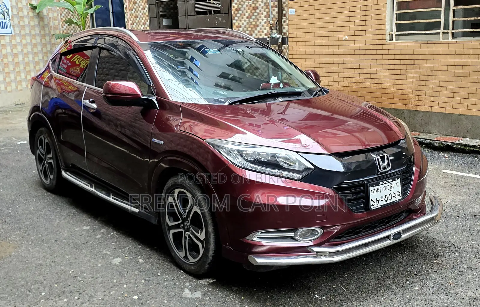Honda Vezel 1.5 Hybrid 2WD 2014 Maroon