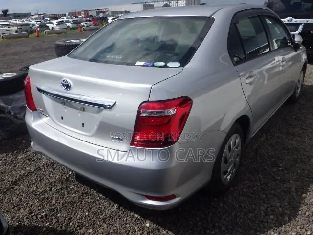 Toyota Axio 2021 Silver