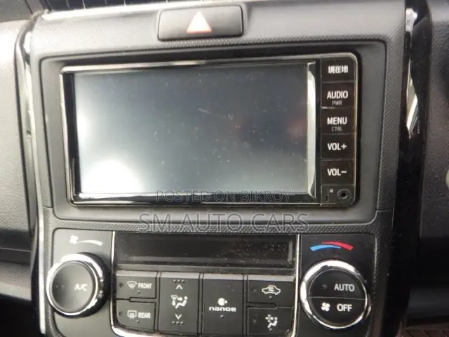 Toyota Axio 2021 Silver