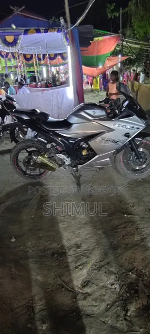 সুজুকি জিক্সার এস এফ ২০২২ হোয়াইট