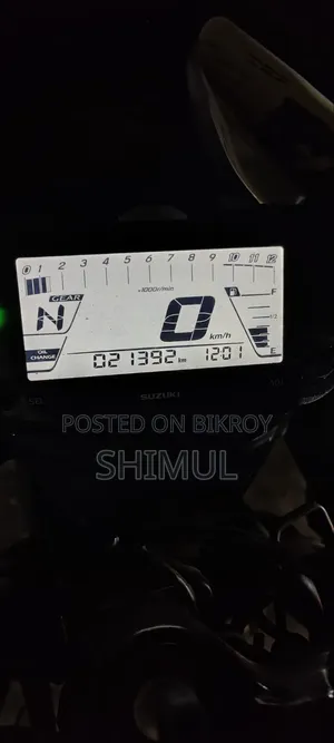 সুজুকি জিক্সার এস এফ ২০২২ হোয়াইট