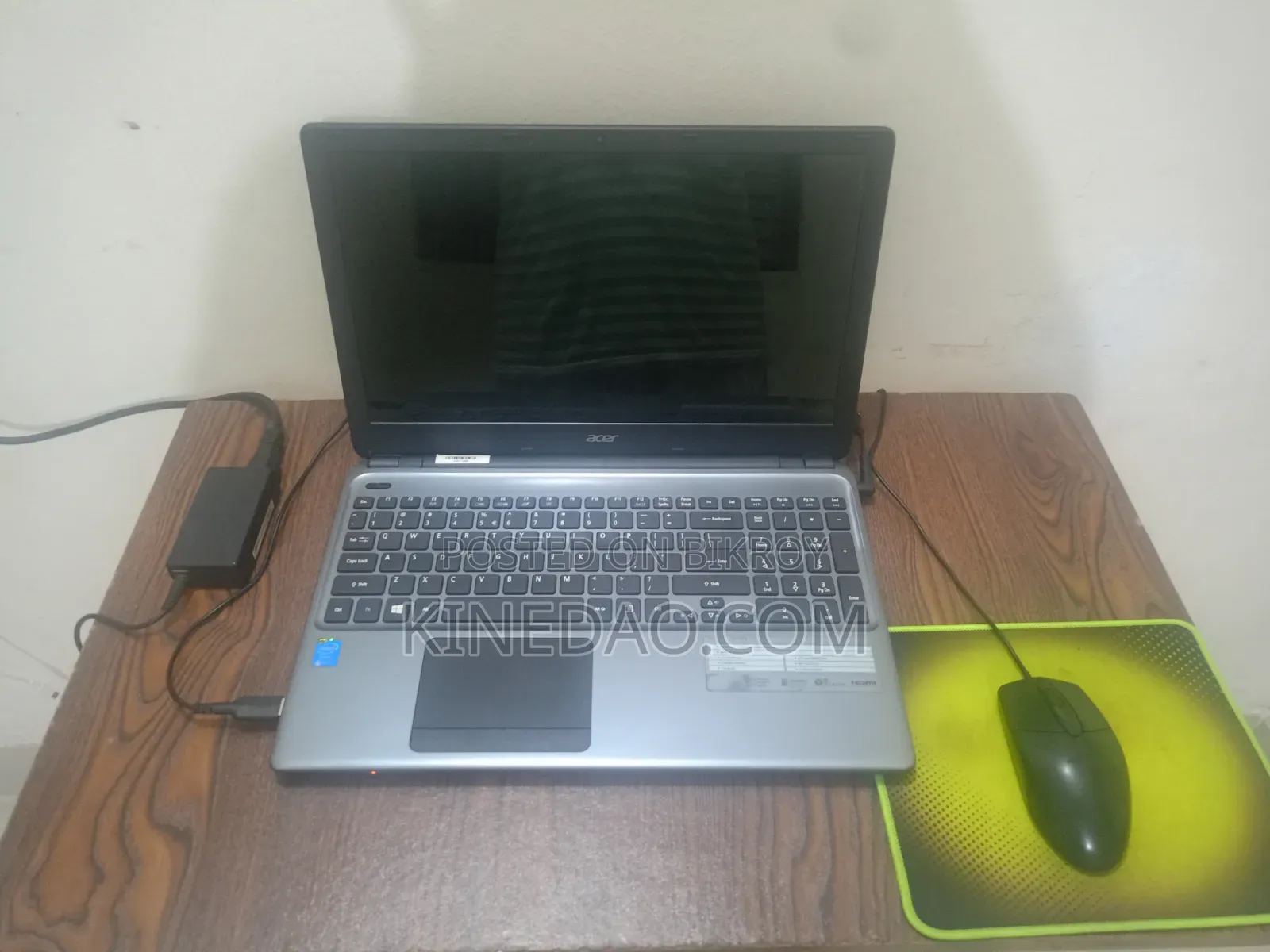 Laptop Acer Aspire E1-572 4GB Intel Core I5 HDD 750GB