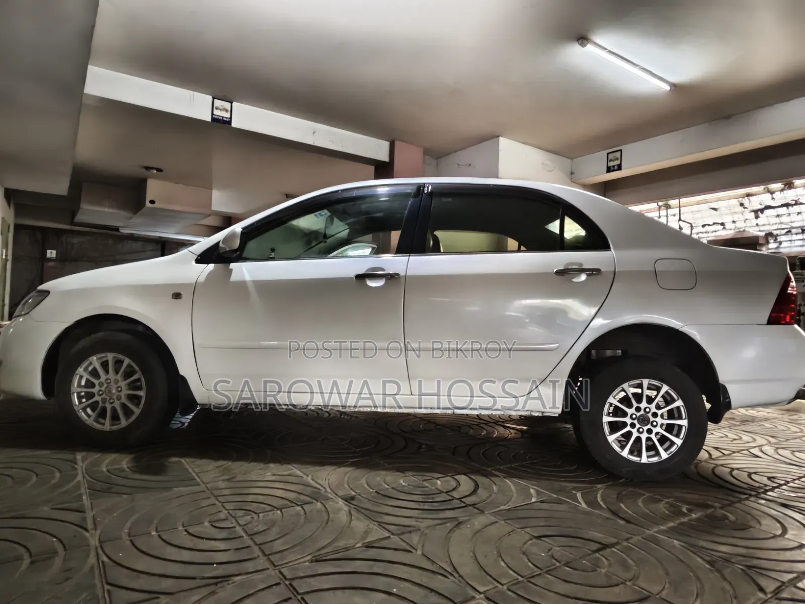 টয়োটা করোলা সেডান ২০০৪ পার্ল