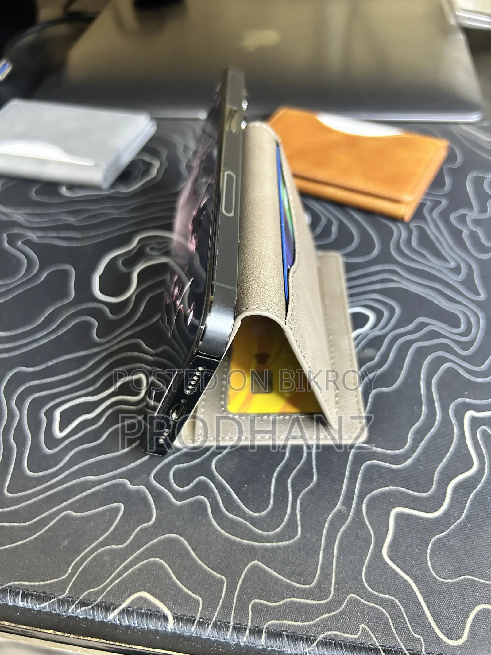 MagSafe Wallet Style Card Holder – Slim Wallet Built-in Stand!