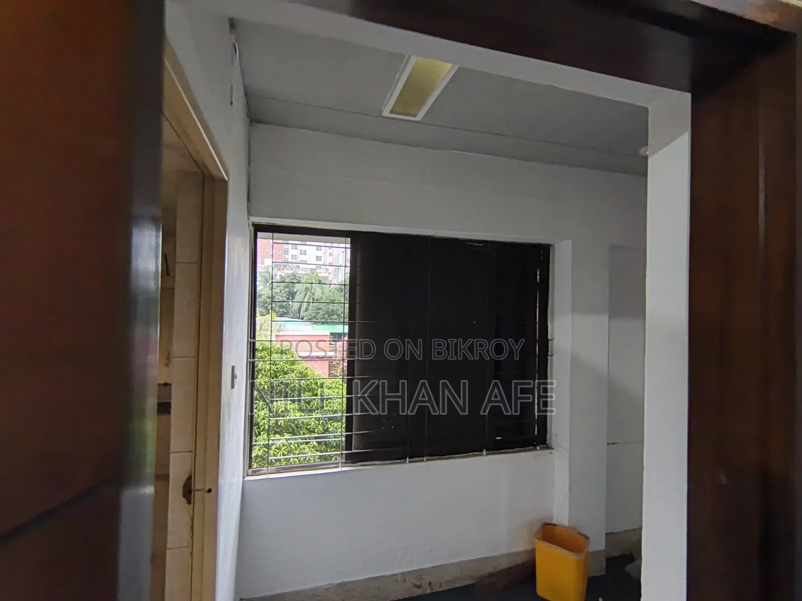 বনানী রোড ১১-এ ১,৮০০ বর্গফুটের অফিস / গোডাউন স্পেস ভাড়ার জন্য