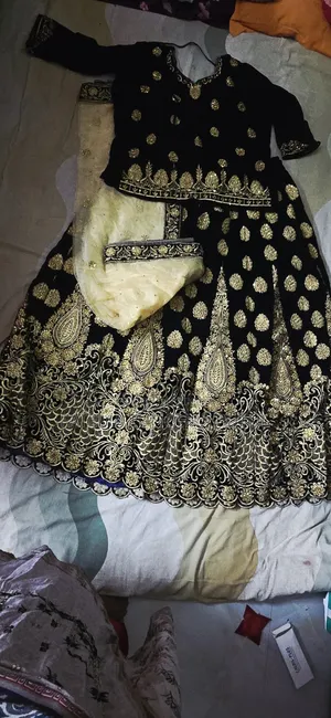 ডার্ক ব্লু কালারের লেহেঙ্গা